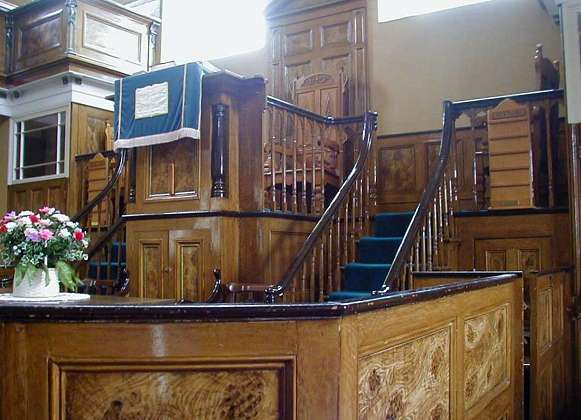 Capel Yorath, pulpit